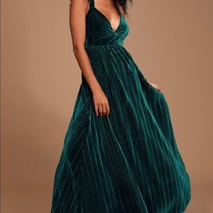 NWT Lulu’s Last Song green velvet pleated dress
